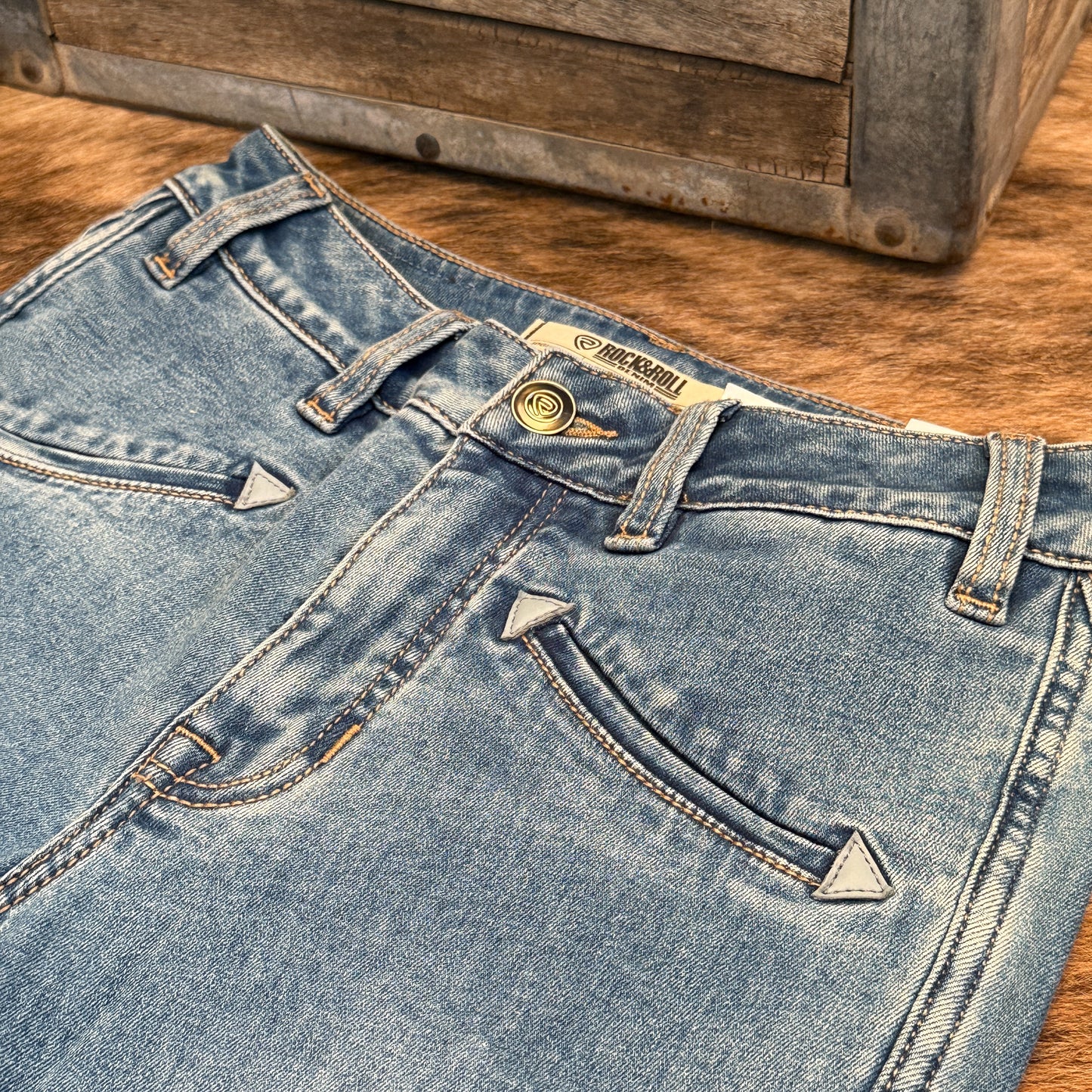 NEW Rock & Roll Cowgirl Denim Front Smiley Pocket High Rise Trouser Jeans (26 x 34)