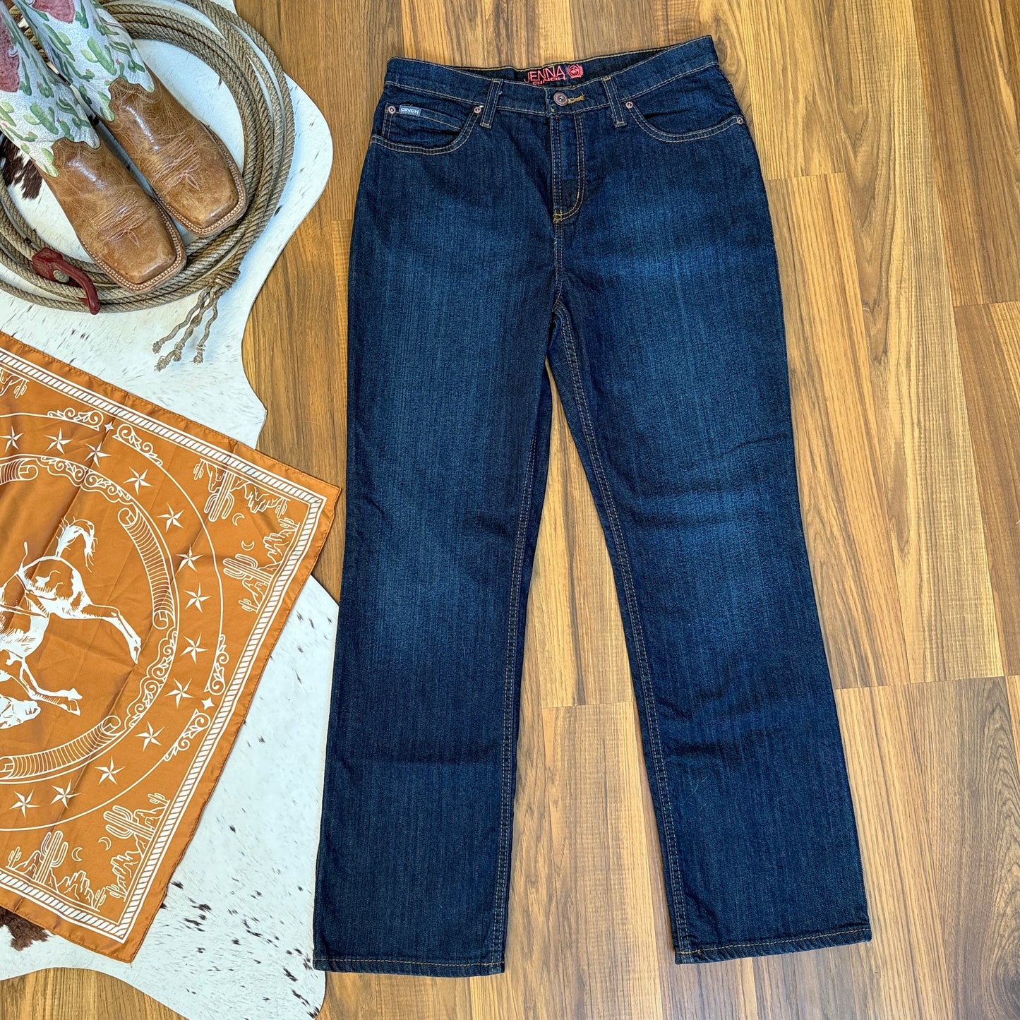 Cinch Jenna Relaxed Fit Boot Cut Women's Jeans (30/9 Short)