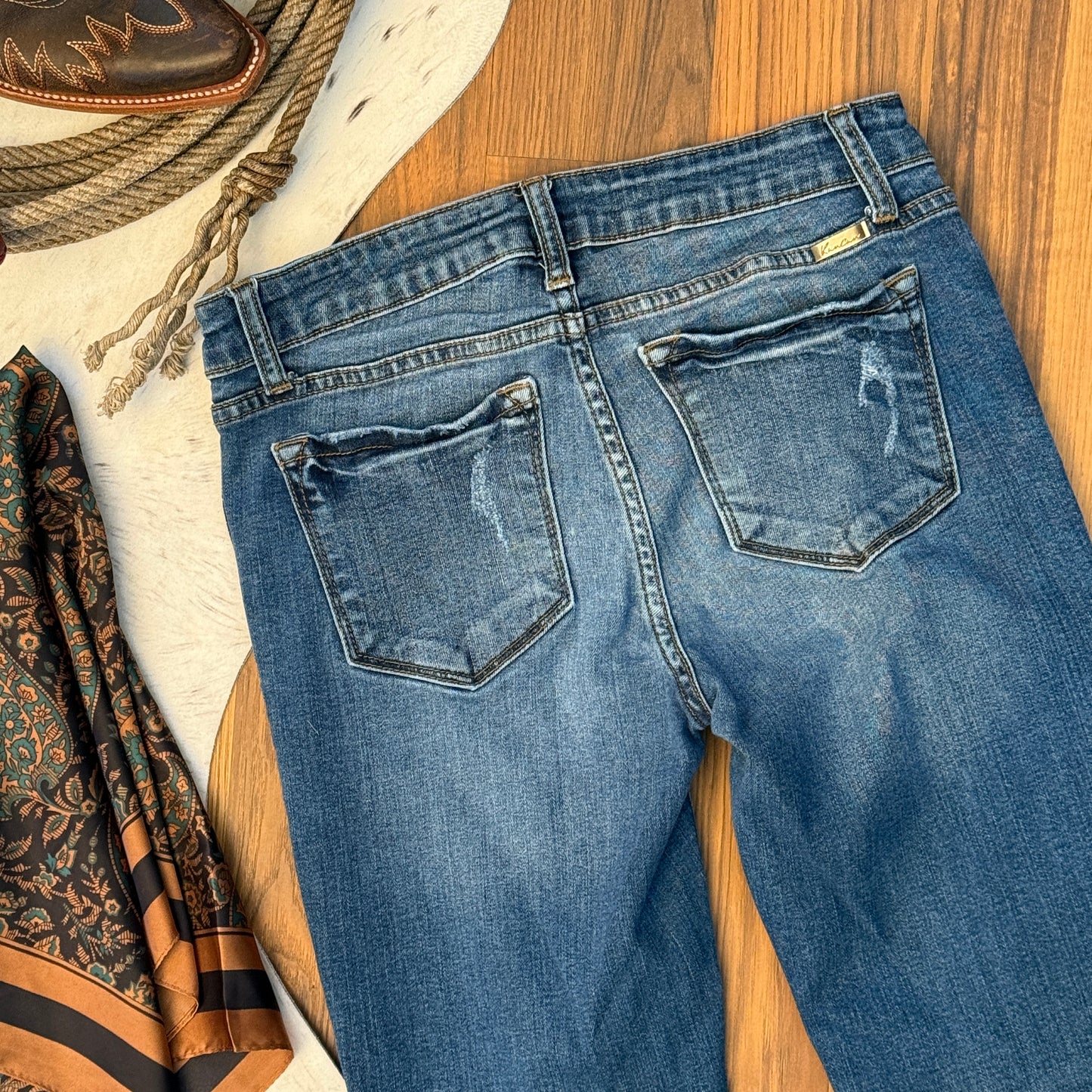 KanCan Estilo Lowrise Distressed Cuffed Skinny Jeans (7/27)