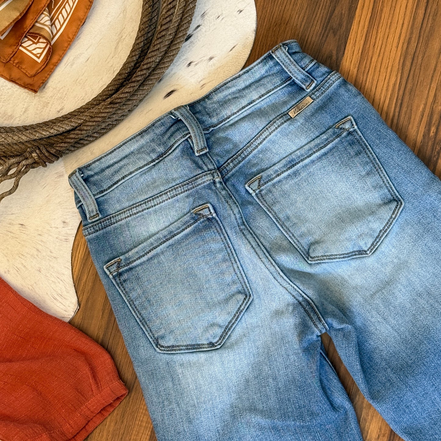 KanCan Mid Rise Skinny Light Wash Stretch Ankle Jeans (23)