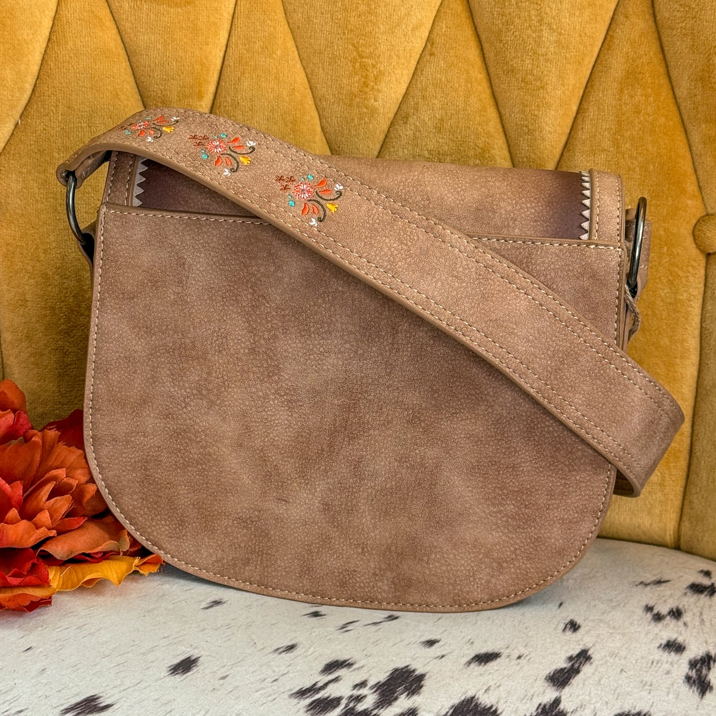 NEW Catchfly Longhorn Skull Embroidered Crossbody Saddle Bag Purse