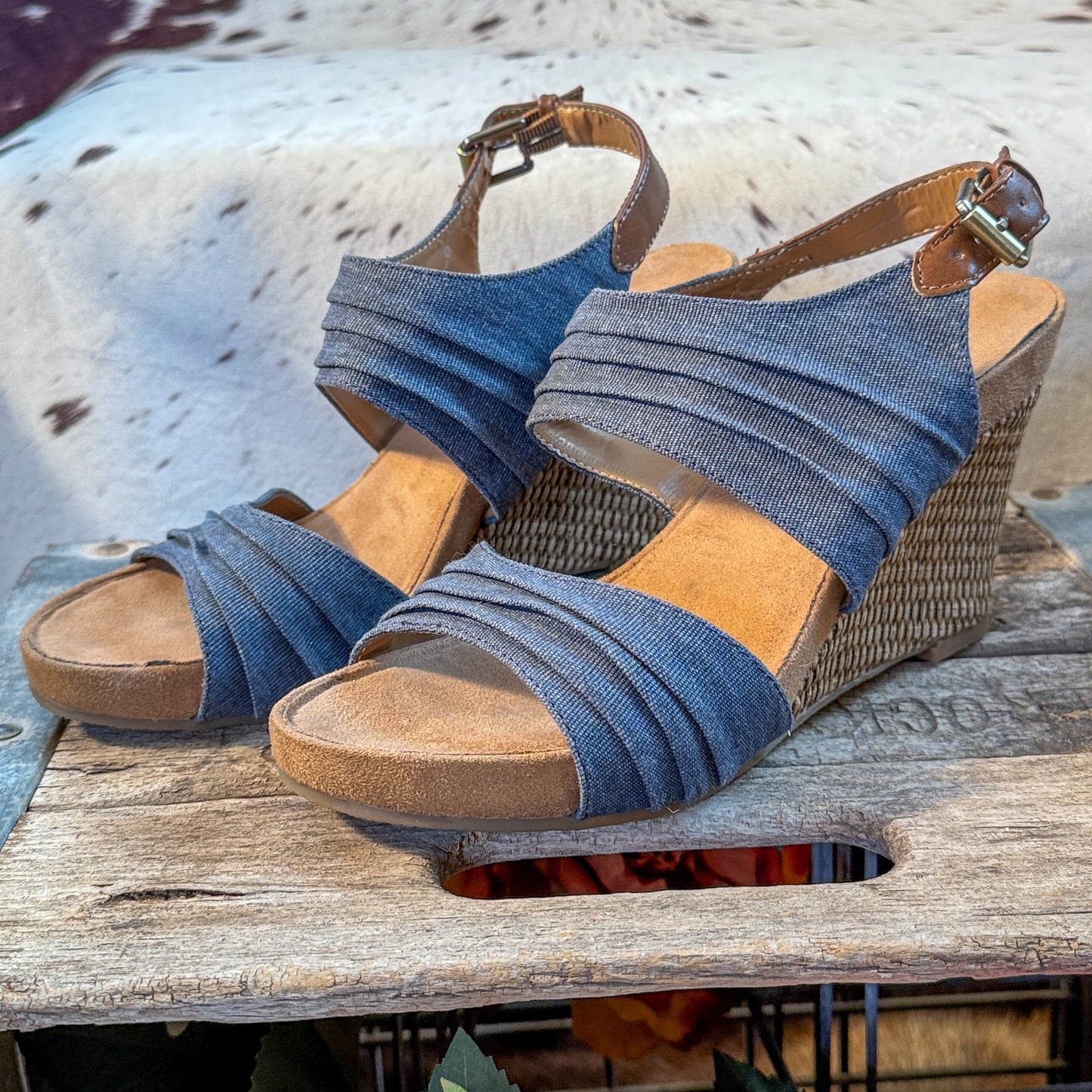 A2 Aerosoles Plush Denim Wedge Sandals | Size 8.5