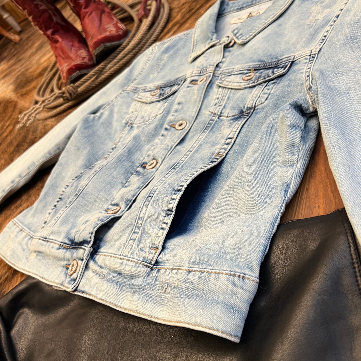 NEW Mavi Women's Bleached Distressed Denim Jean Jacket (Medium)