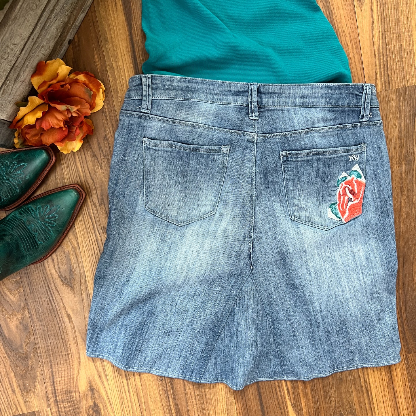 Ruff Hewn Women's Stretch Denim Rose Floral Embroidered Jean Skirt (10)