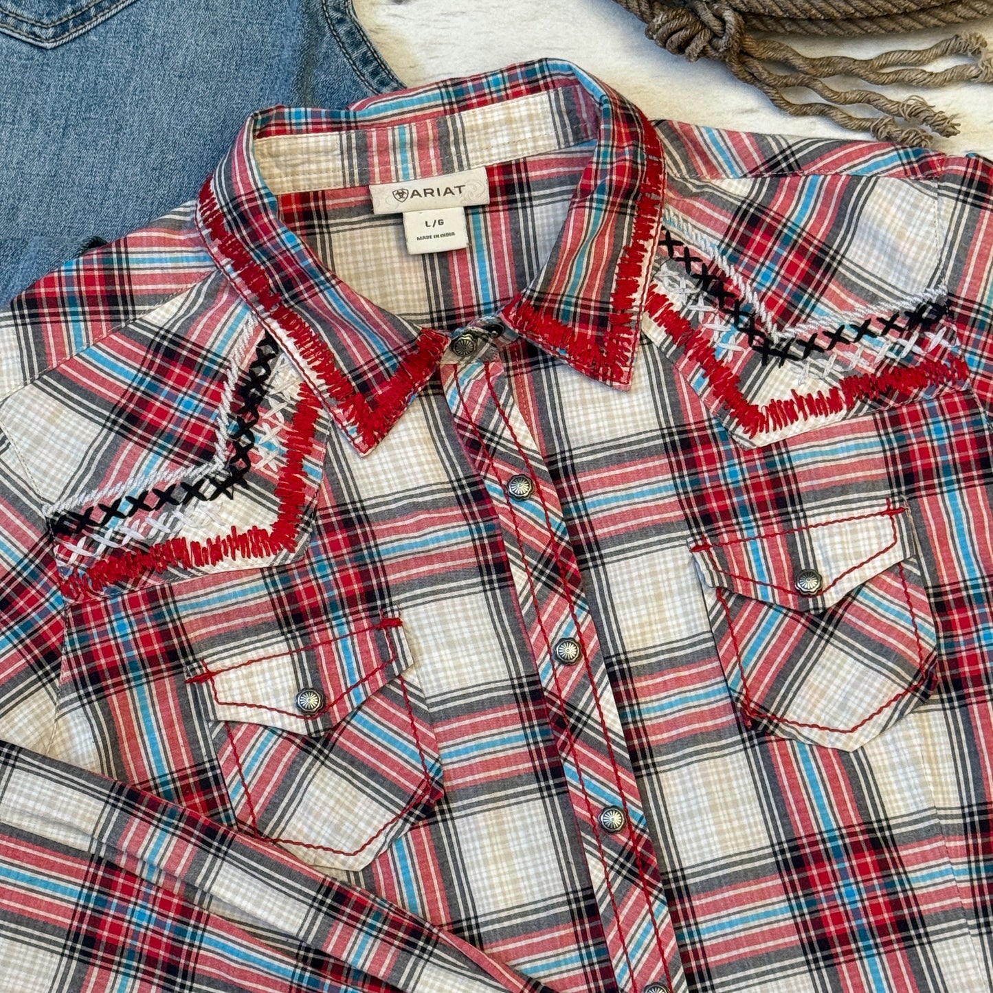 Ariat Women’s Plaid Concho Snap Western Shirt (L)