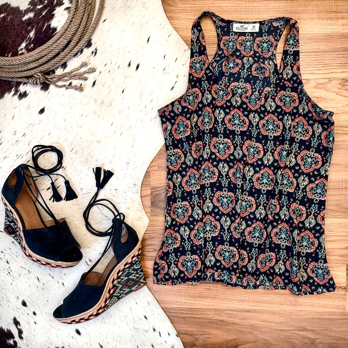Hollister Racer Back Scoop Neck Sleeveless Tank Top (XS)