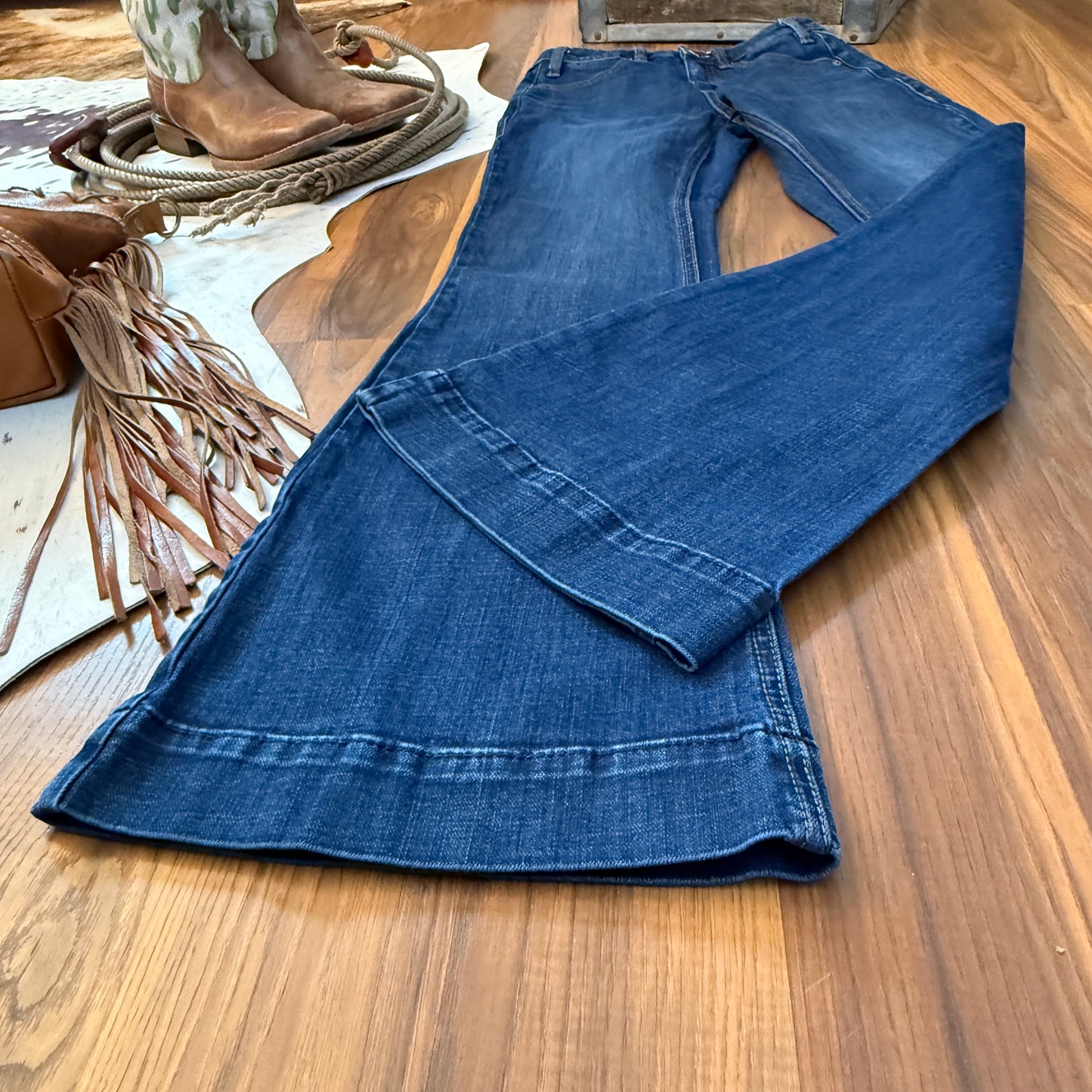 Rock & Roll Cowgirl Denim Boot Stitch Pocket High Rise Trouser Jeans (26x34)