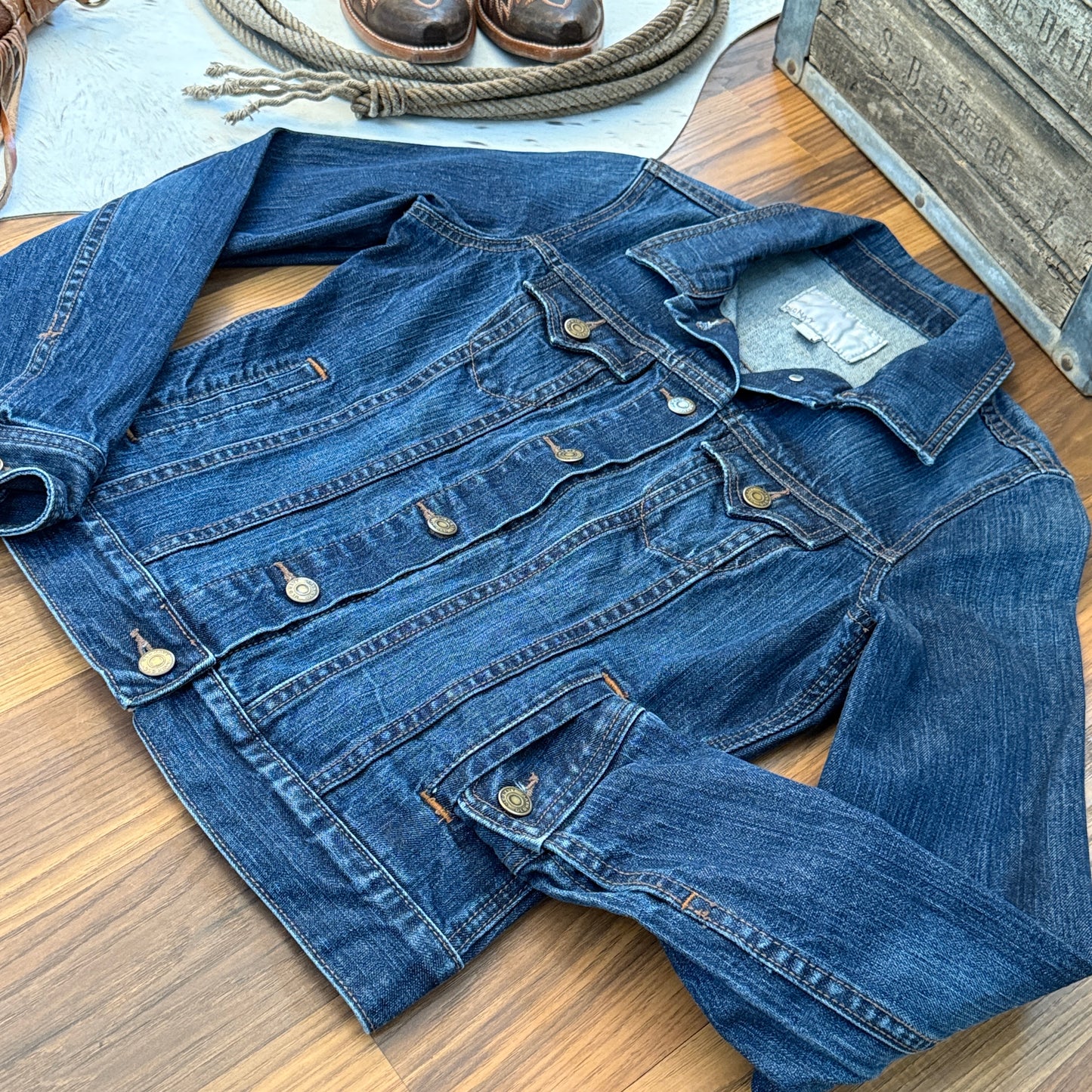 Dark Wash Old Navy Denim Trucker Jean Jacket (Small)