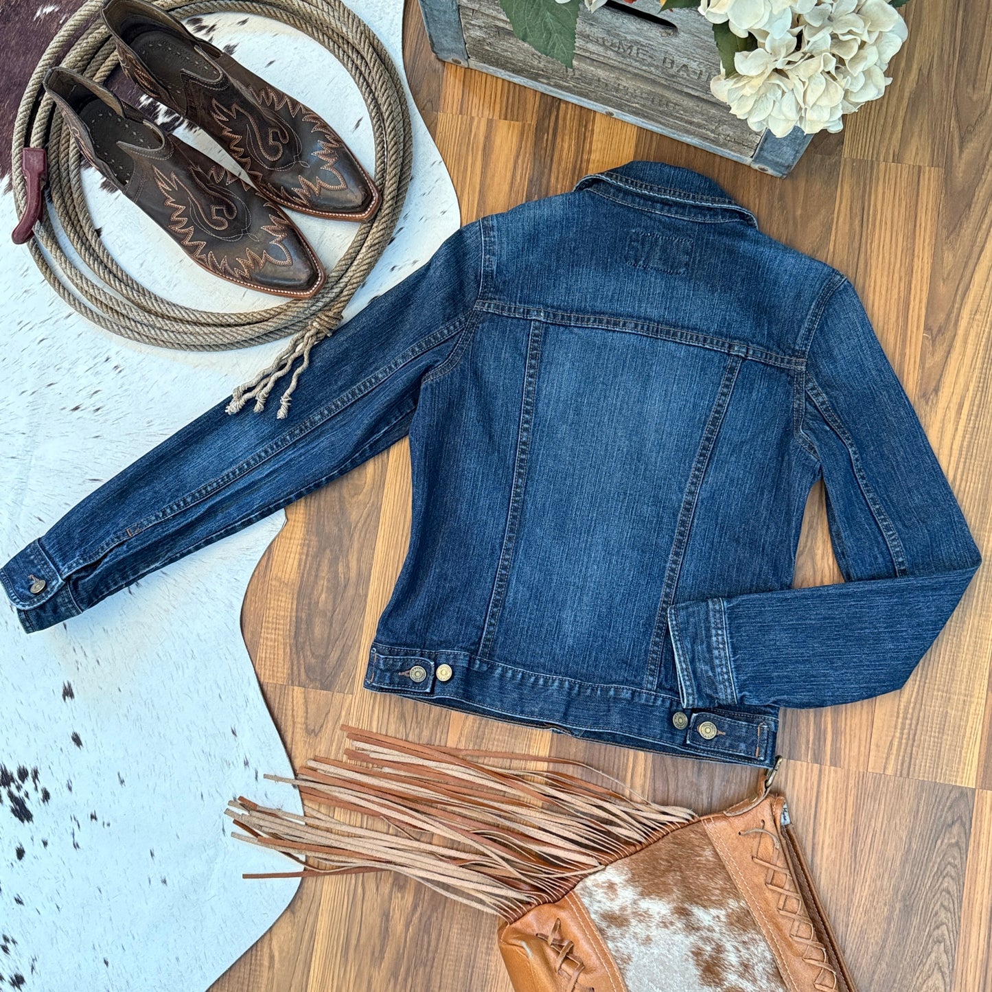 Dark Wash Old Navy Denim Trucker Jean Jacket (Small)