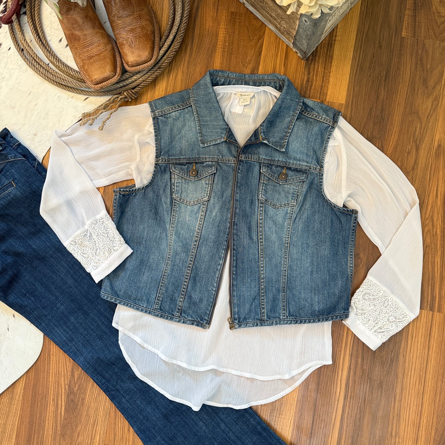 Vintage Inspired Ruff Hewn Sleeveless Zipper Front Denim Vest (XL)
