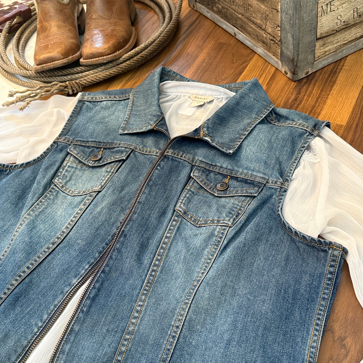 Vintage Inspired Ruff Hewn Sleeveless Zipper Front Denim Vest (XL)