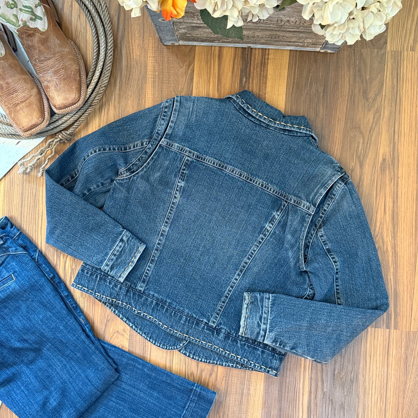 Vintage Western Turquoise Buttons Lined Women's Denim Jacket (Large)