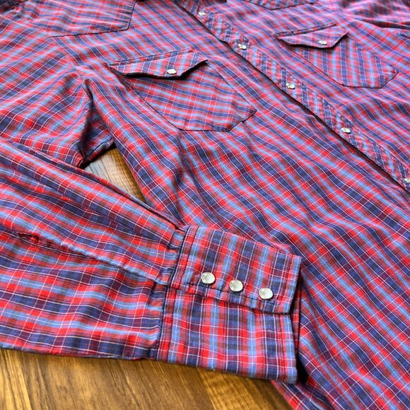 Vintage 1980s Wrangler Men's Pearl Snap Plaid Long Sleeve Shirt (L)