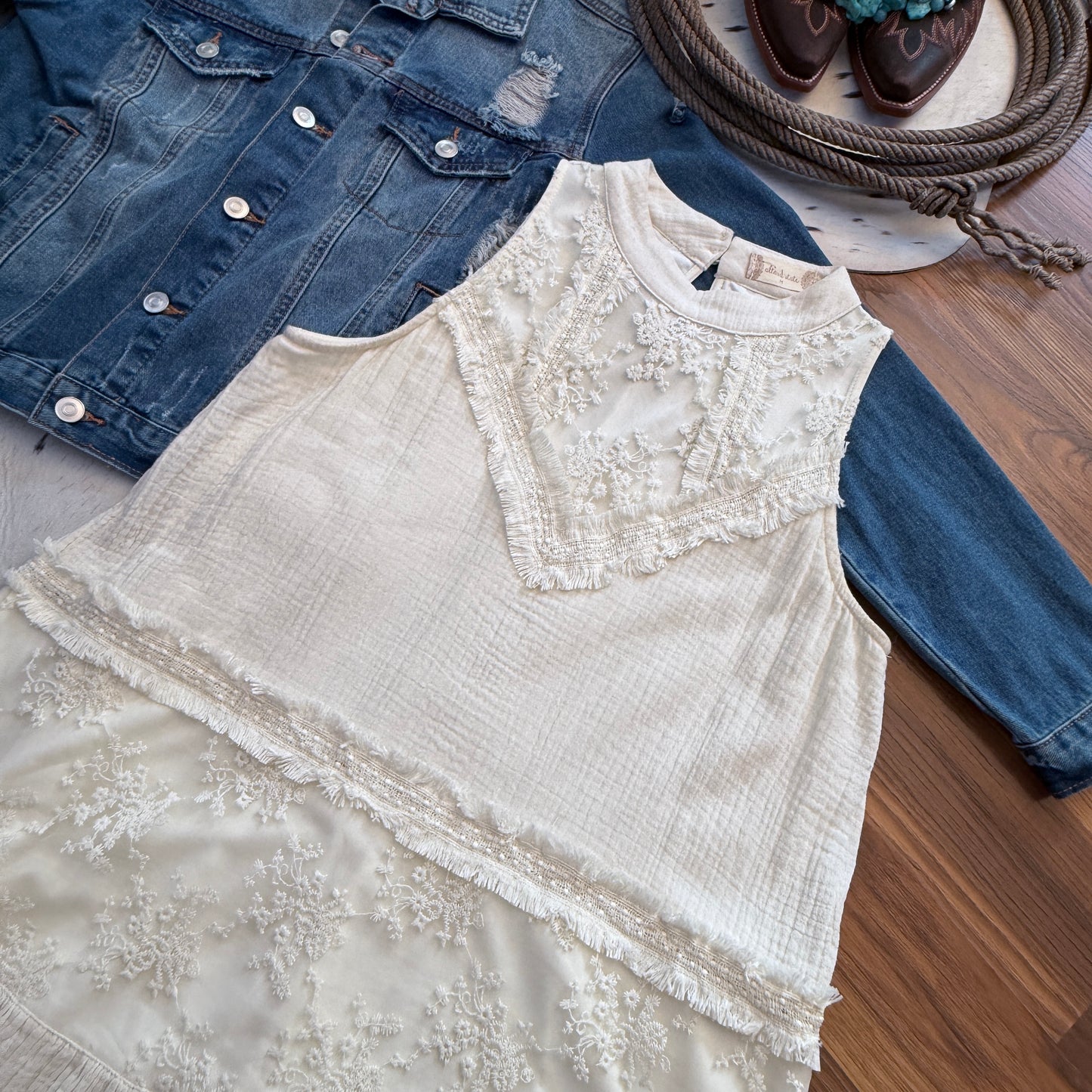 Lace Sleeveless Gauze Ruffle Hem Boho Halter Dress (M)