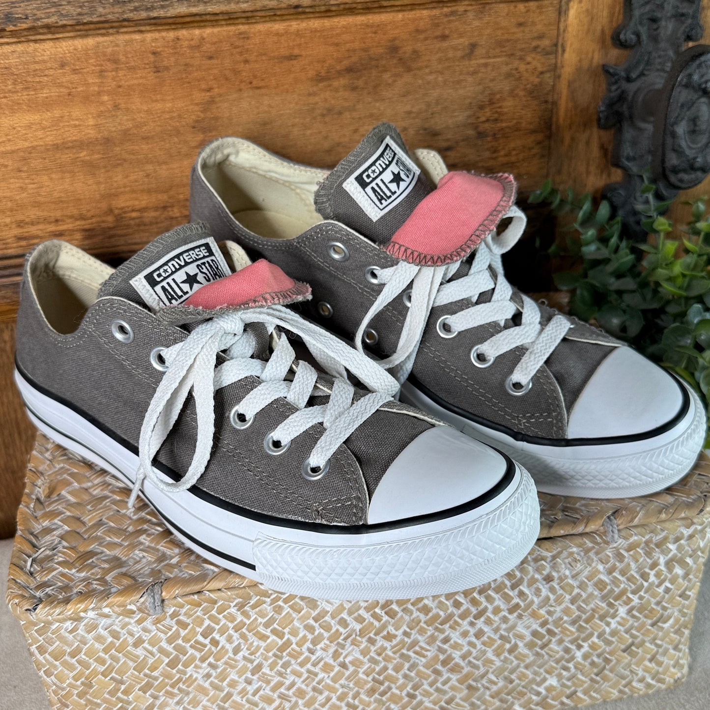 Converse Chuck Taylor All Star Low Top Pink & Taupe Double Tongue – Women’s 9