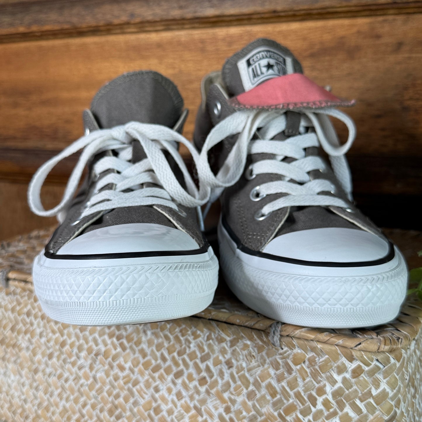 Converse Chuck Taylor All Star Low Top Pink & Taupe Double Tongue – Women’s 9