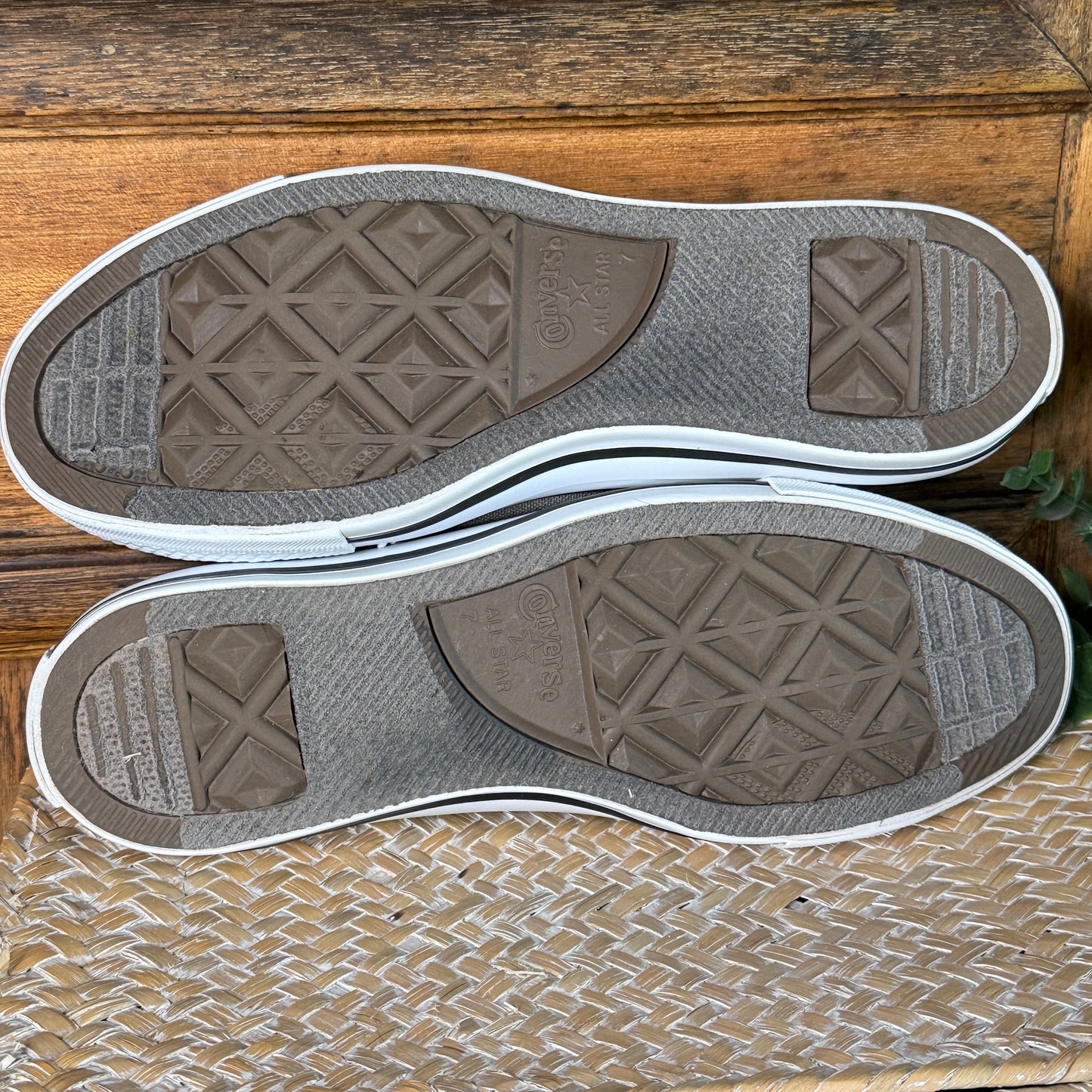 Converse Chuck Taylor All Star Low Top Pink & Taupe Double Tongue – Women’s 9