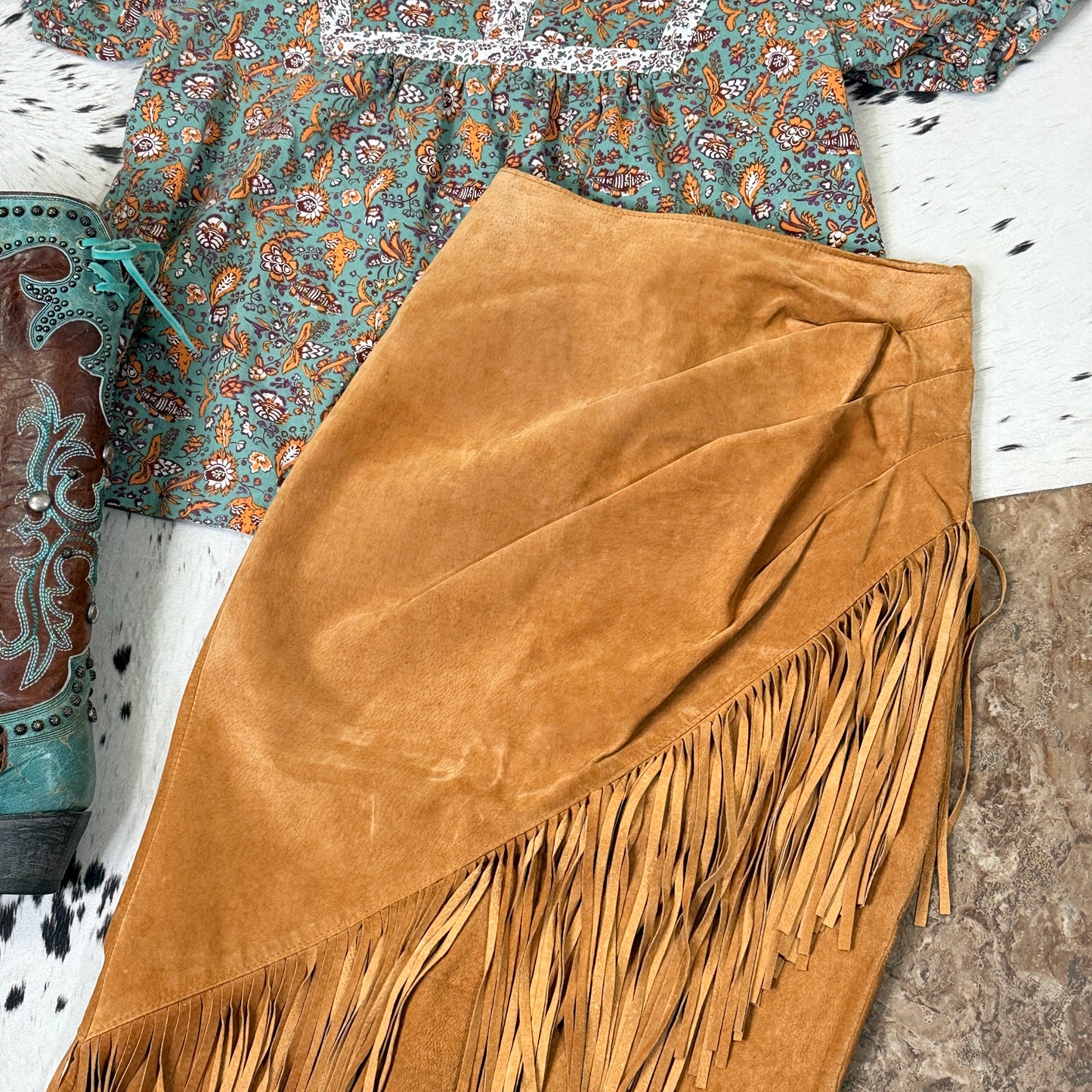 Vintage Outerwear by Phoenix Genuine Suede Fringe Pencil Skirt (3/4)