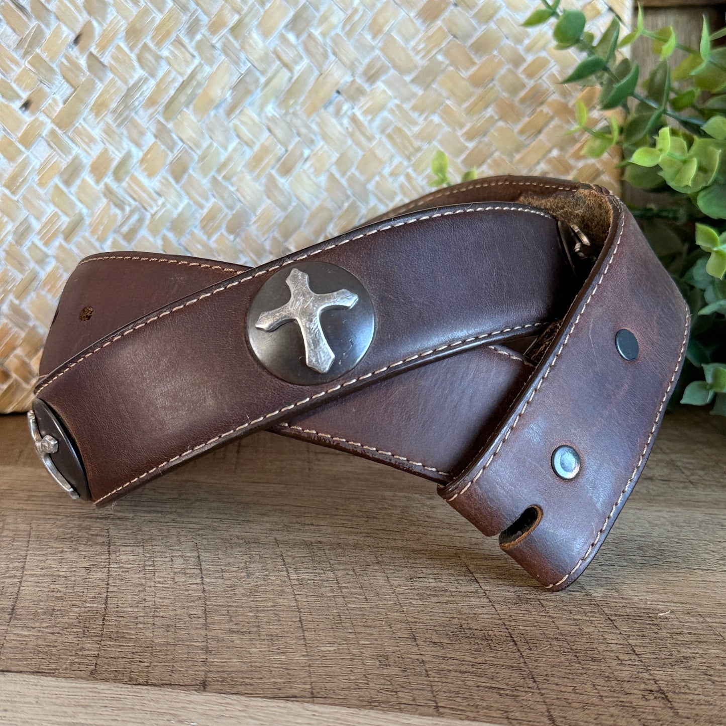 Vintage 90's Western Silver Creek Classics Genuine Leather Cross Concho Men's Belt Size 34"