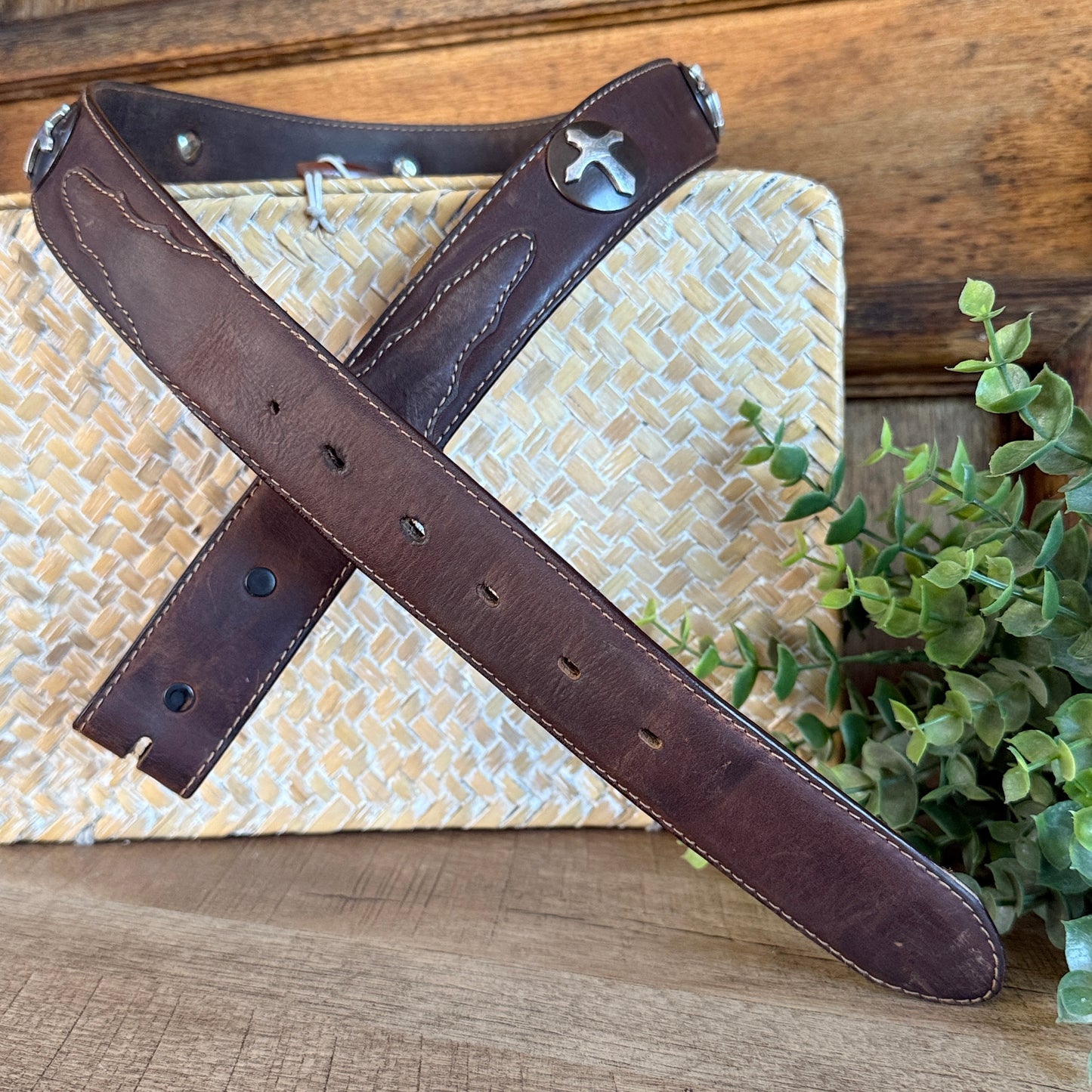 Vintage 90's Western Silver Creek Classics Genuine Leather Cross Concho Men's Belt Size 34"