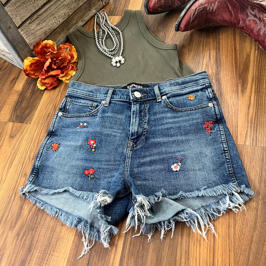 High Rise Floral Embroidered Cut-Off Jean Shorts (4)